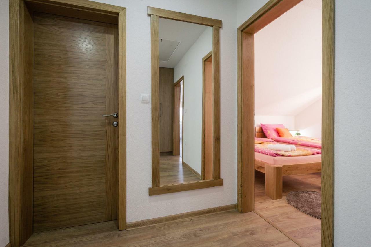 Apartment Ivan & Iva Gornji Vaganac Bagian luar foto